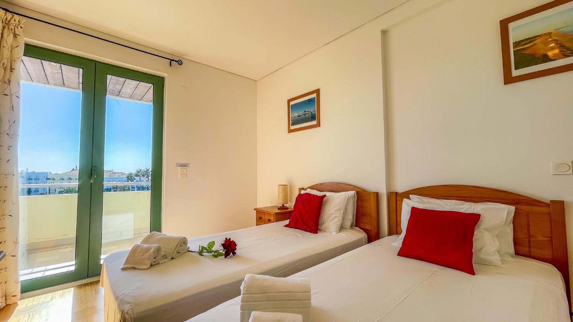 AQ 310 Incrível apartamento de dois quartos com vista para a Marina Quarteira Exterior foto